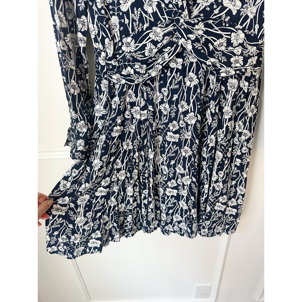 Tommy Hilfiger Navy and White Floral Dress Size M Long Sleeves Twist Waist - Picture 14 of 16